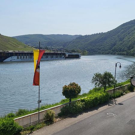 ברידרן Mosel-Landhaus Am Moselufer B&B מראה חיצוני תמונה