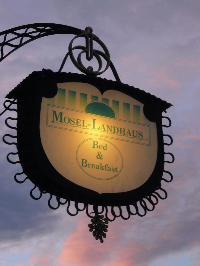 ברידרן Mosel-Landhaus Am Moselufer B&B מראה חיצוני תמונה