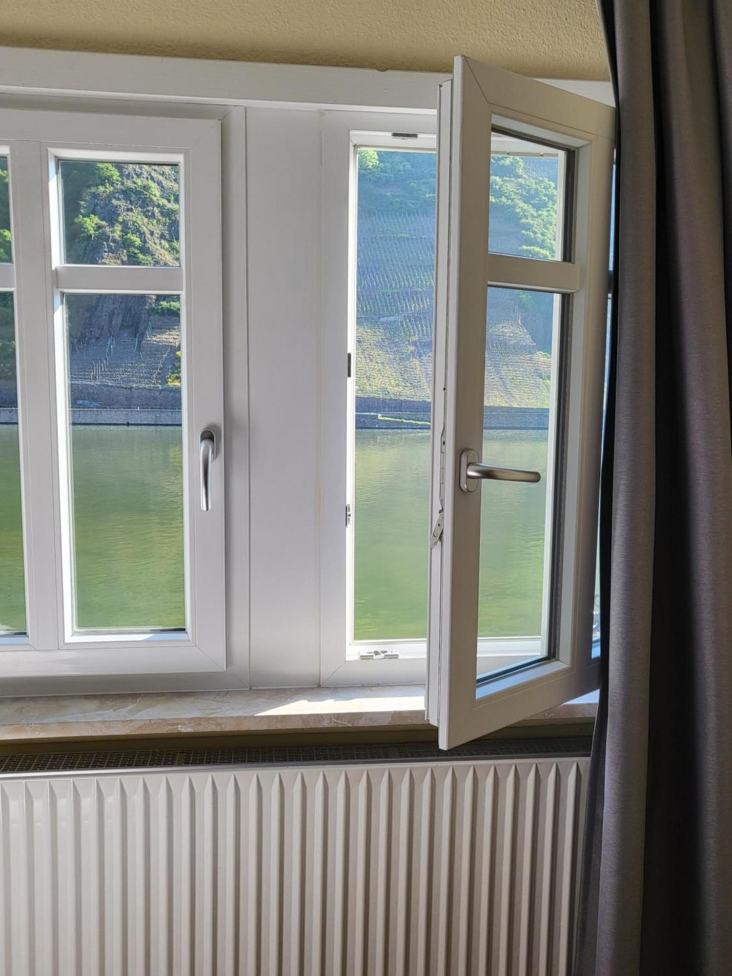 ברידרן Mosel-Landhaus Am Moselufer B&B מראה חיצוני תמונה