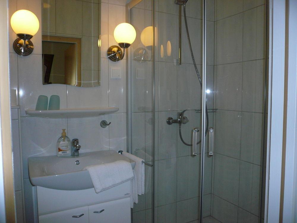 ברידרן Mosel-Landhaus Am Moselufer B&B מראה חיצוני תמונה