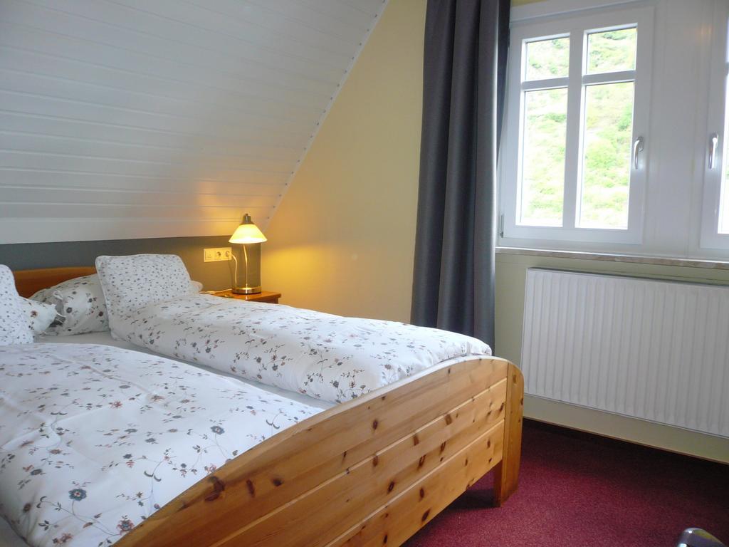 ברידרן Mosel-Landhaus Am Moselufer B&B מראה חיצוני תמונה