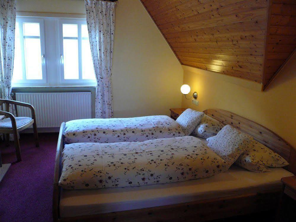 ברידרן Mosel-Landhaus Am Moselufer B&B מראה חיצוני תמונה